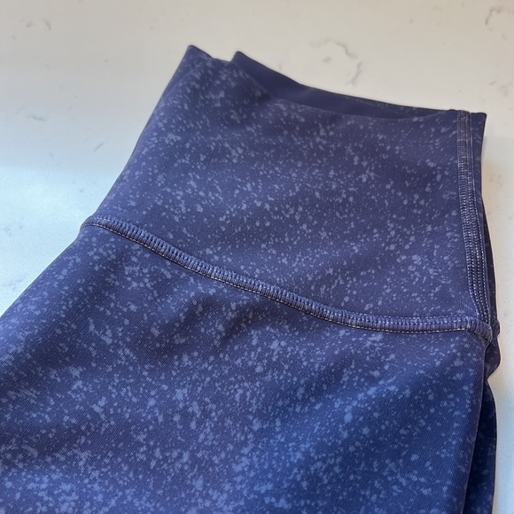 *Never Worn* Lululemon Splatter Leggings Size 4 - Picture 2 of 8